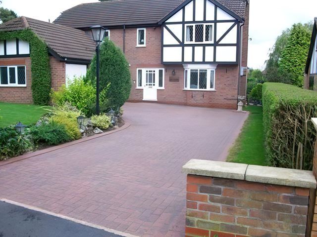 Driveway Cleaners in Lincoln